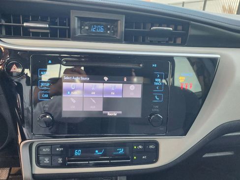 Used 2019 Toyota Corolla LE image 22