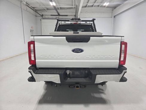 Used 2023 Ford F250 XL w/ FX4 Off-Road Package AWD/4WD image 4