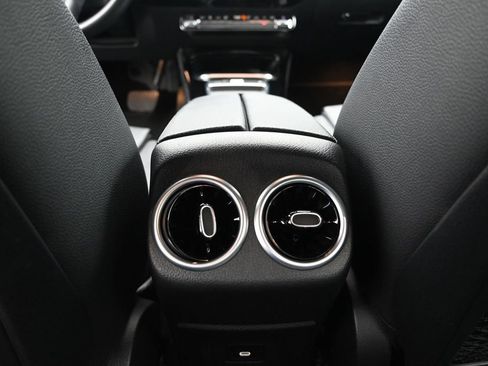 Used 2025 Mercedes-Benz CLA 250 image 17