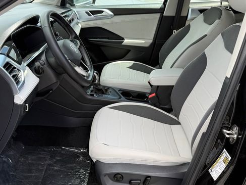 New 2026 Volkswagen Taos SE FWD image 12