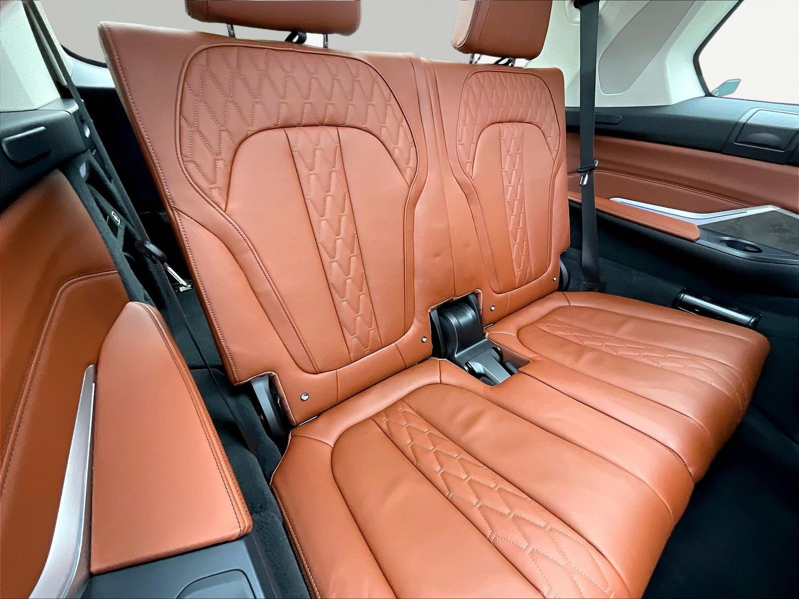 Used 2021 BMW X7 xDrive40i w/ Executive Package AWD/4WD image 26
