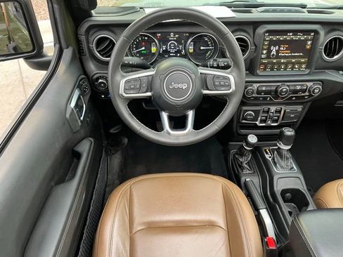 Used 2023 Jeep Wrangler Unlimited Sahara AWD/4WD image 11