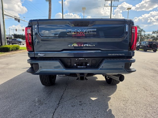 Used 2024 Chevrolet Silverado 2500 LTZ w/ LTZ Plus Package AWD/4WD image 4
