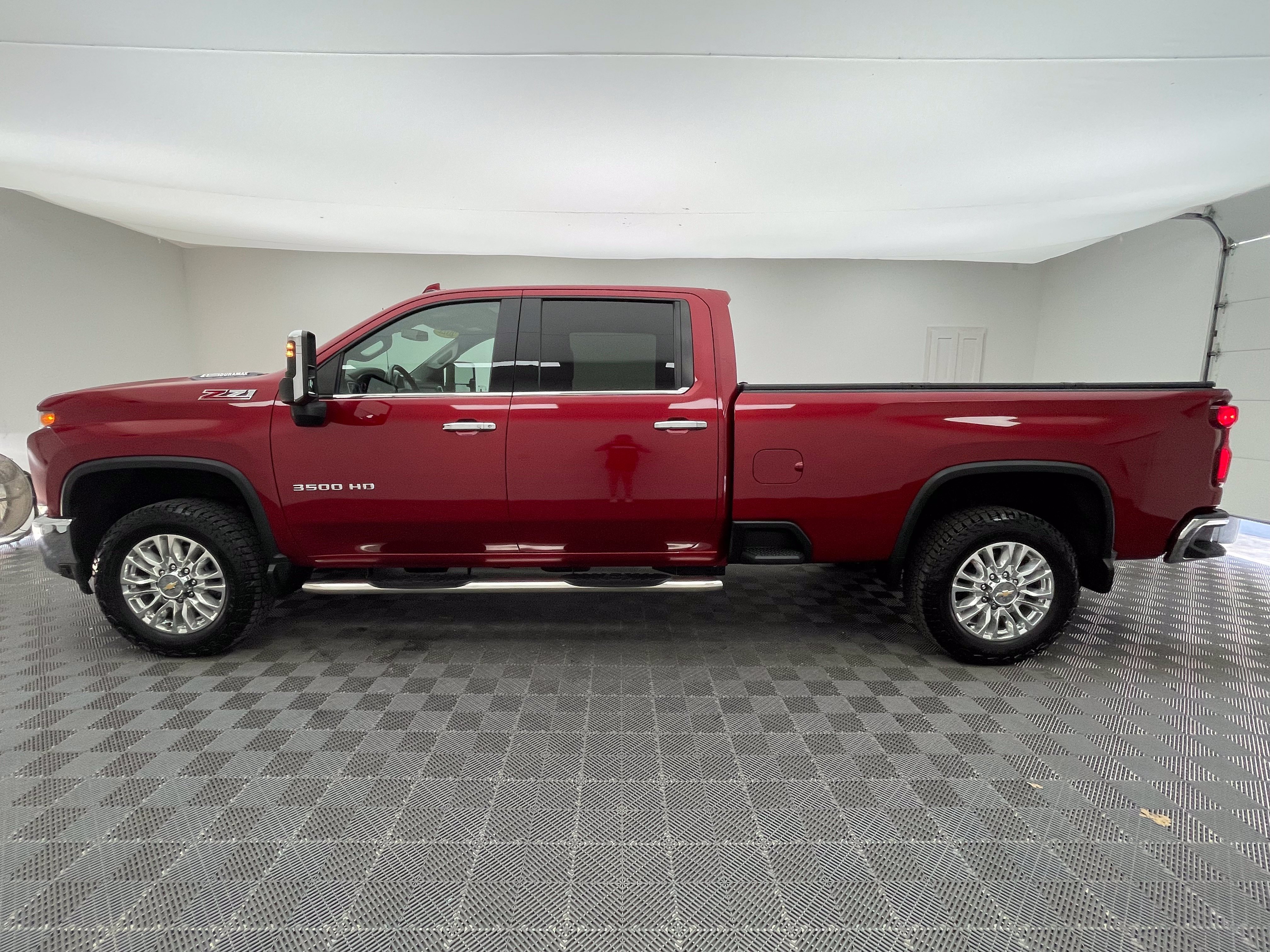 Used 2022 Chevrolet Silverado 3500 LTZ w/ LTZ Convenience Package AWD/4WD image 13
