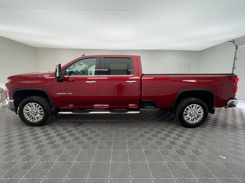 Used 2022 Chevrolet Silverado 3500 LTZ w/ LTZ Convenience Package AWD/4WD image 13