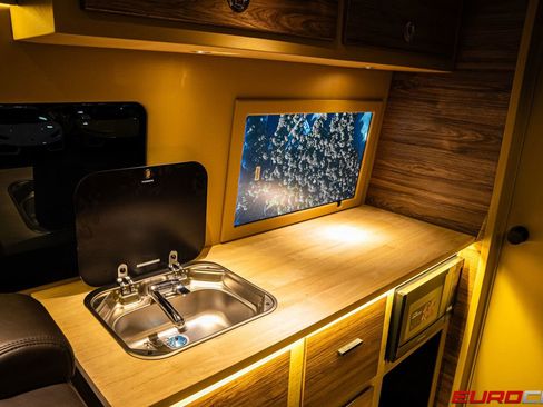 Used 2025 Mercedes-Benz Sprinter 3500 image 47