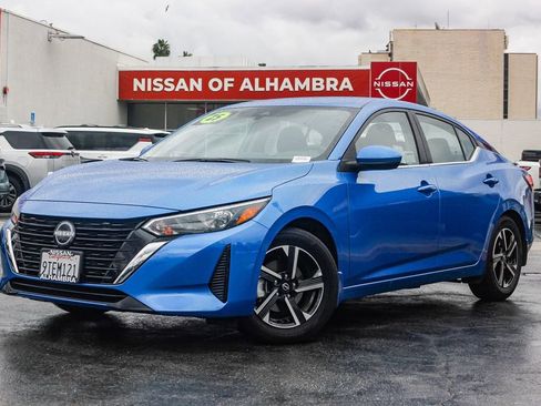 Certified 2025 Nissan Sentra SV image 2