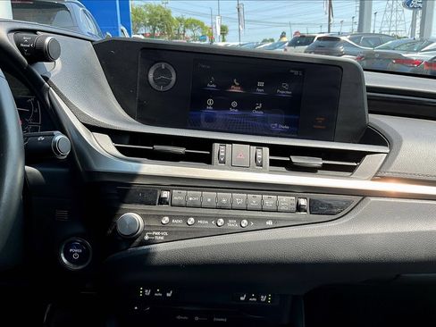 Used 2021 Lexus ES 300h w/ Premium Package FWD image 14