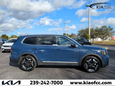 Certified 2023 Kia Telluride EX image 4