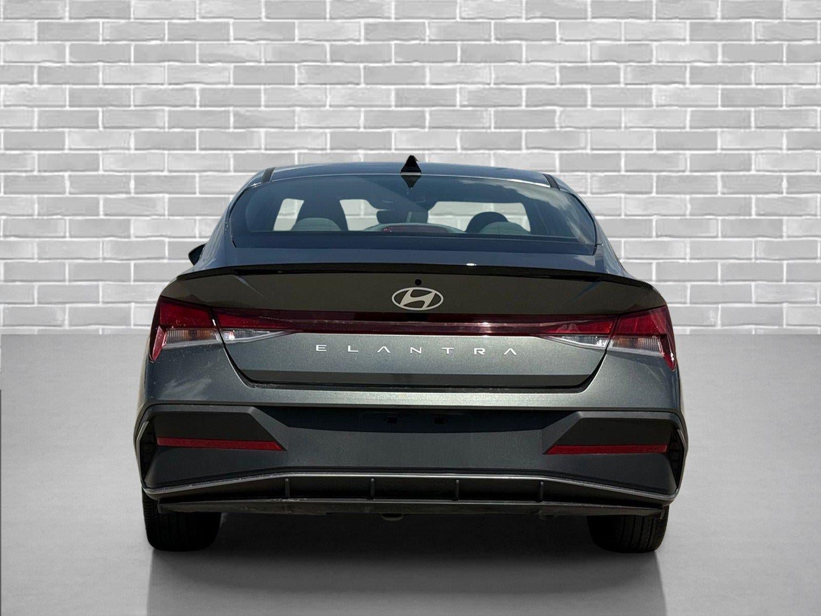 Used 2025 Hyundai Elantra Sport FWD image 6