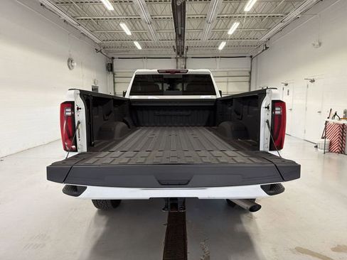 Used 2024 GMC Sierra 3500 Denali Ultimate image 15