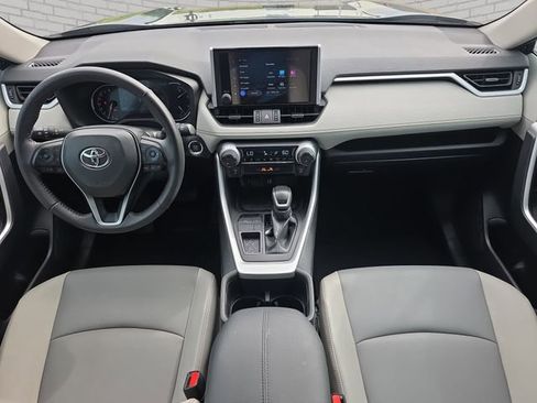 Used 2024 Toyota RAV4 XLE Premium FWD image 10