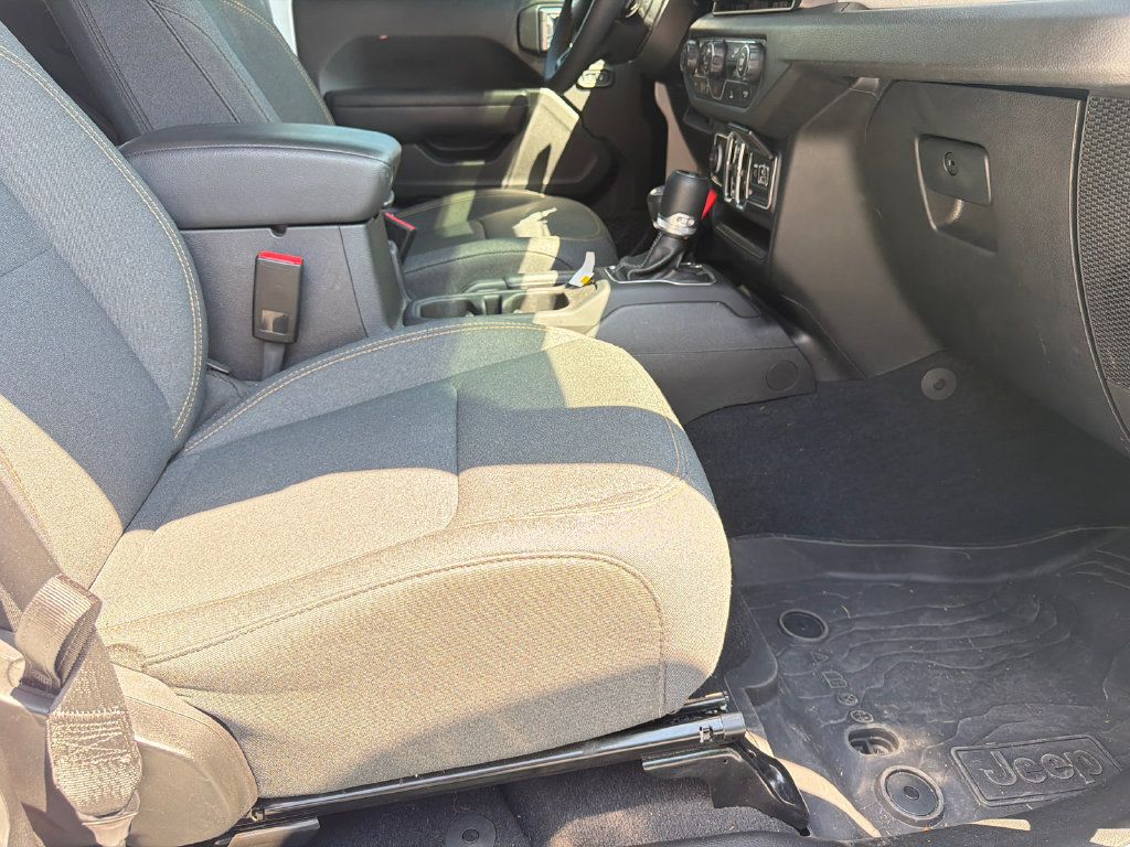 Used 2024 Jeep Wrangler Unlimited Sport AWD/4WD image 17