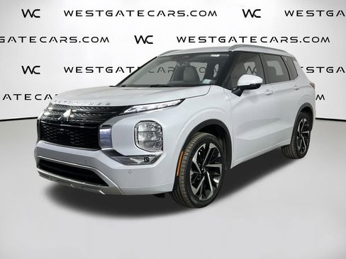 Used 2024 Mitsubishi Outlander SEL image 1
