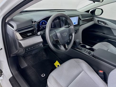 Used 2026 Toyota Camry LE image 9