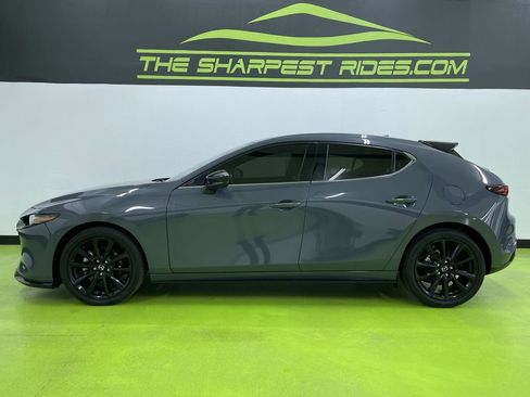 Used 2021 MAZDA MAZDA3 Hatchback w/Premium Plus Pkg image 6