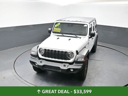 Used 2025 Jeep Wrangler Unlimited Sport AWD/4WD image 19