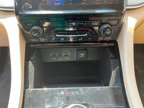 Used 2021 Jeep Grand Cherokee L Limited image 31