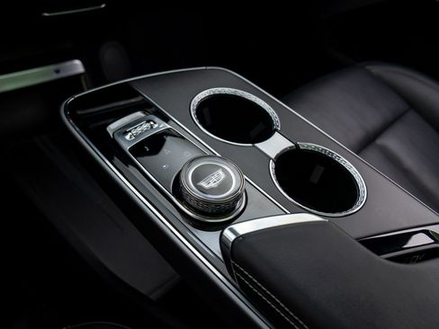 Used 2024 Cadillac Lyriq Luxury w/ LPO, Floor Liner Package image 14