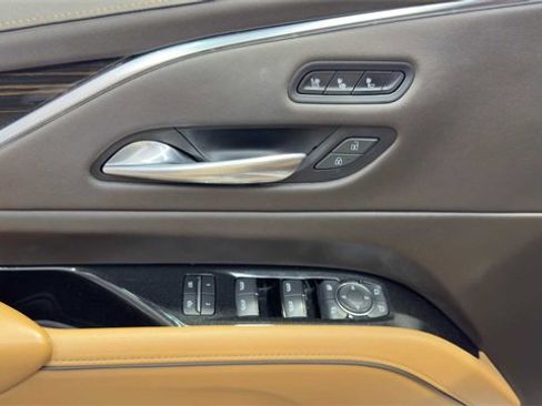 Used 2022 Cadillac Escalade ESV Premium Luxury image 25