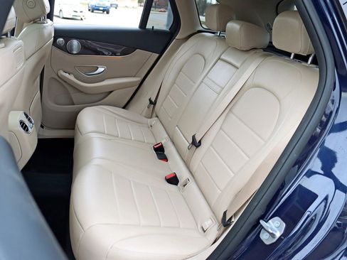 Used 2019 Mercedes-Benz GLC 300 GLC 300 4MATIC Sport Utility 4 image 30