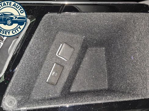 Used 2024 Cadillac Lyriq Tech AWD/4WD image 19