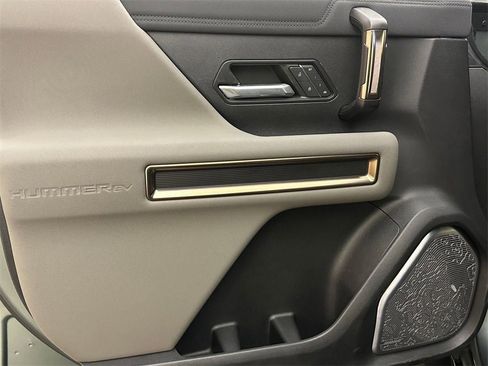 Used 2024 GMC Hummer EV 3X image 16
