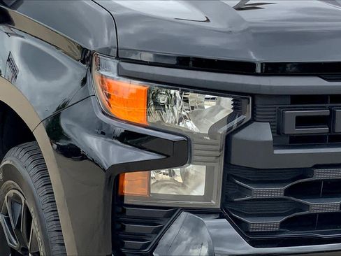 Used 2022 Chevrolet Silverado 1500 Custom image 26