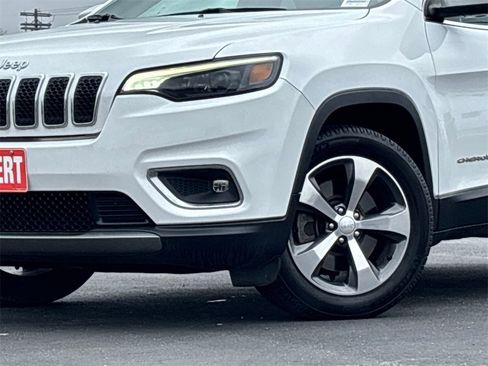 Used 2020 Jeep Cherokee Limited image 2