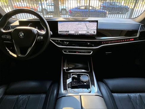 Used 2024 BMW X5 xDrive40i w/ Premium Package image 16