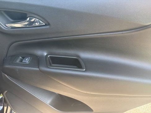 Used 2022 Chevrolet Equinox LT image 38