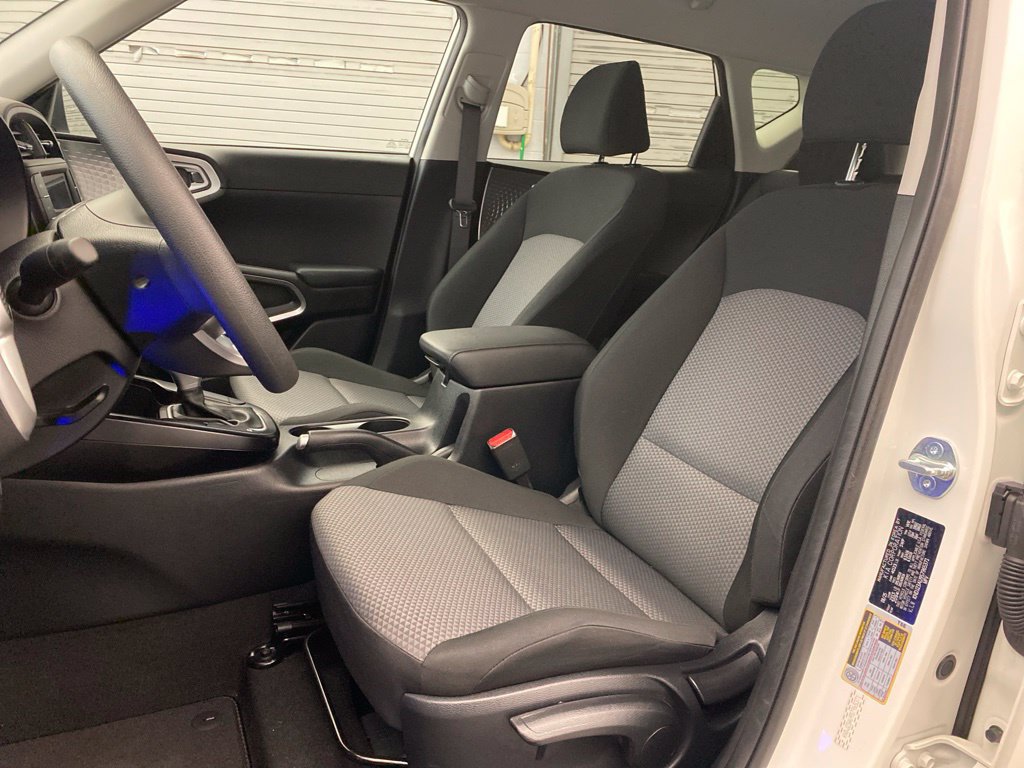 Used 2025 Kia Soul LX w/ LX Technology Package FWD image 13