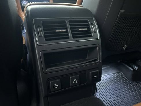 Used 2025 Jaguar F-PACE R-Dynamic S image 28