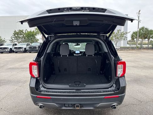 Certified 2022 Ford Explorer XLT w/ Equipment Group 202A image 29