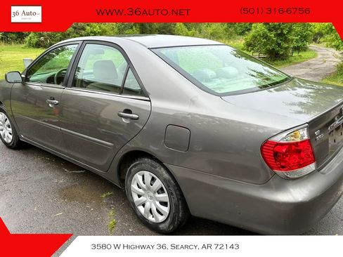 Used 2005 Toyota Camry LE image 3