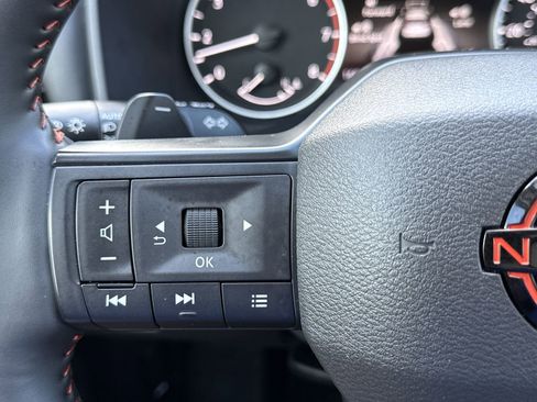 Used 2025 Nissan Rogue SV AWD/4WD image 19