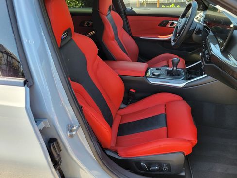Used 2025 BMW M3 w/ Executive Package RWD image 25