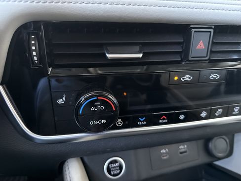 Used 2021 Nissan Rogue SL image 29