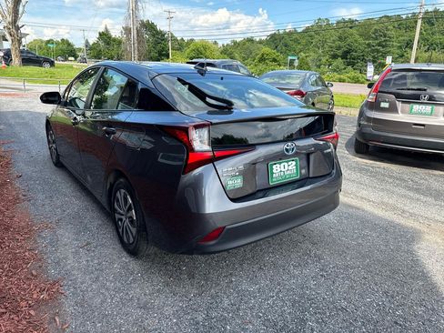 Used 2021 Toyota Prius LE AWD/4WD image 6