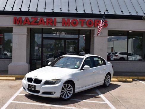 Used 2011 BMW 328i Sedan w/ Premium Pkg image 2