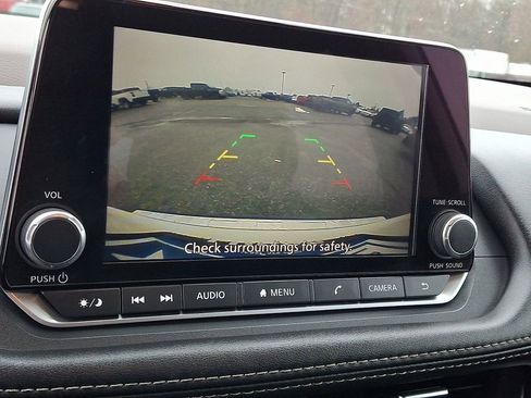 Used 2023 Nissan Rogue SV image 25