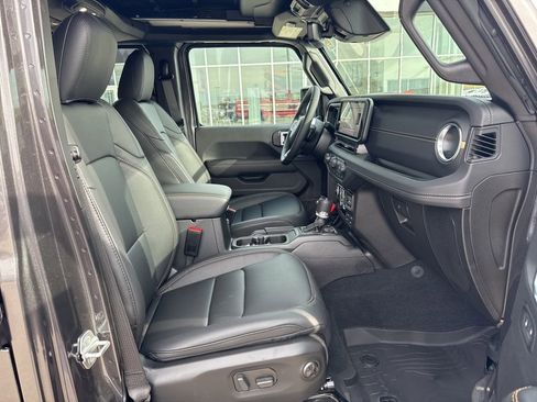 New 2026 Jeep Wrangler Unlimited Sahara AWD/4WD image 27