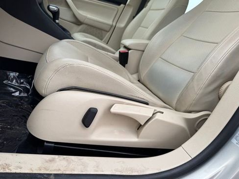 Used 2011 Volkswagen Jetta TDI FWD image 7