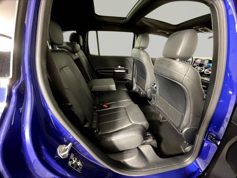 Used 2021 Mercedes-Benz GLB 250 4MATIC image 25