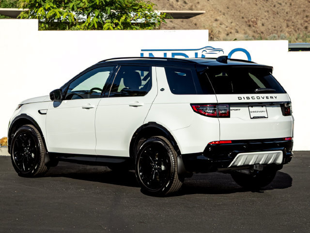New 2026 Land Rover Discovery Sport Landmark AWD/4WD image 9