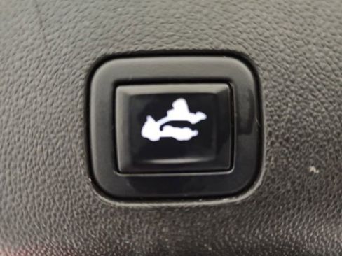 Used 2021 GMC Yukon XL Denali image 33