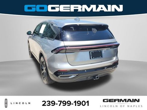 Certified 2025 Lincoln Nautilus Premier AWD/4WD image 9