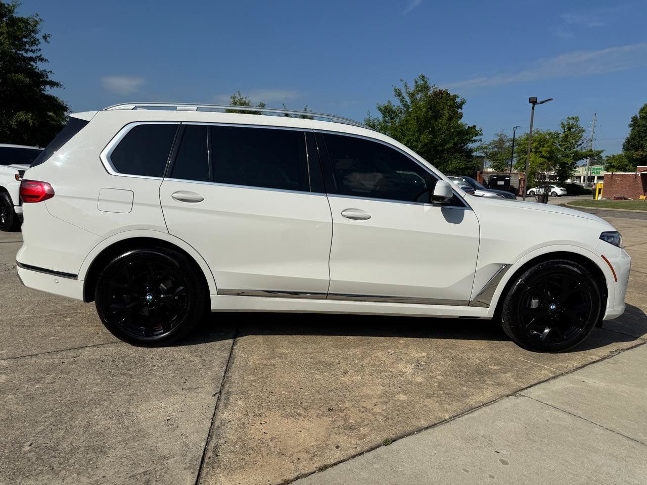Used 2020 BMW X7 xDrive40i w/ Premium Package AWD/4WD image 6