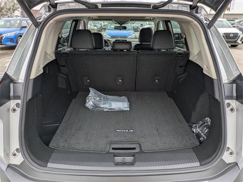 Used 2023 Nissan Rogue SV w/ SV Premium B Package image 32