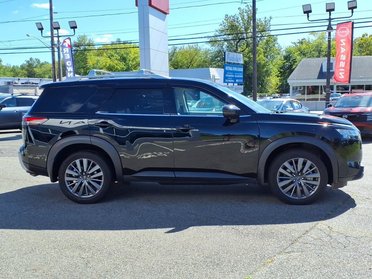 Used 2023 Nissan Pathfinder SL w/ SL Premium Package AWD/4WD image 4